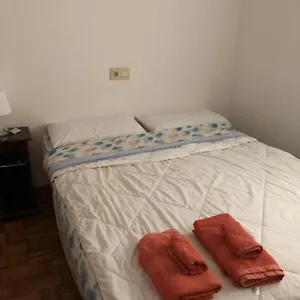 Doble En Figueres Con Baño Compartido , Figueras España